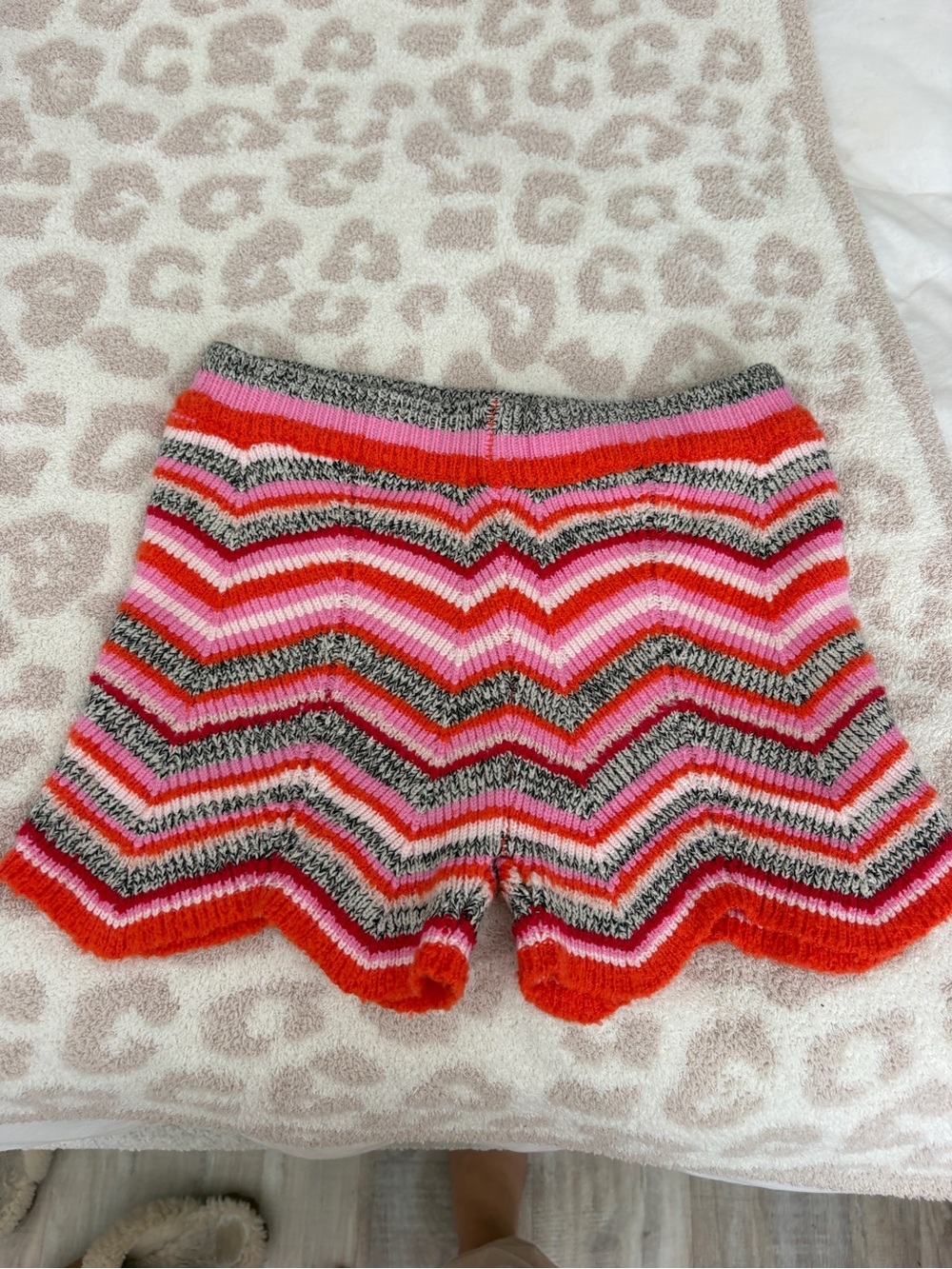 Striped Chevron Knit Women's Mini Shorts - Pink & Red